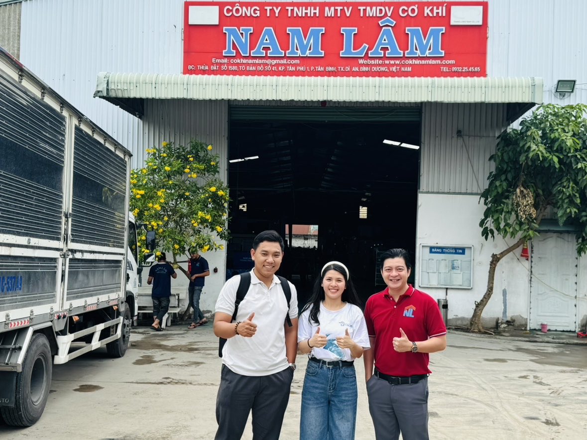 Photo with vice director.JPG